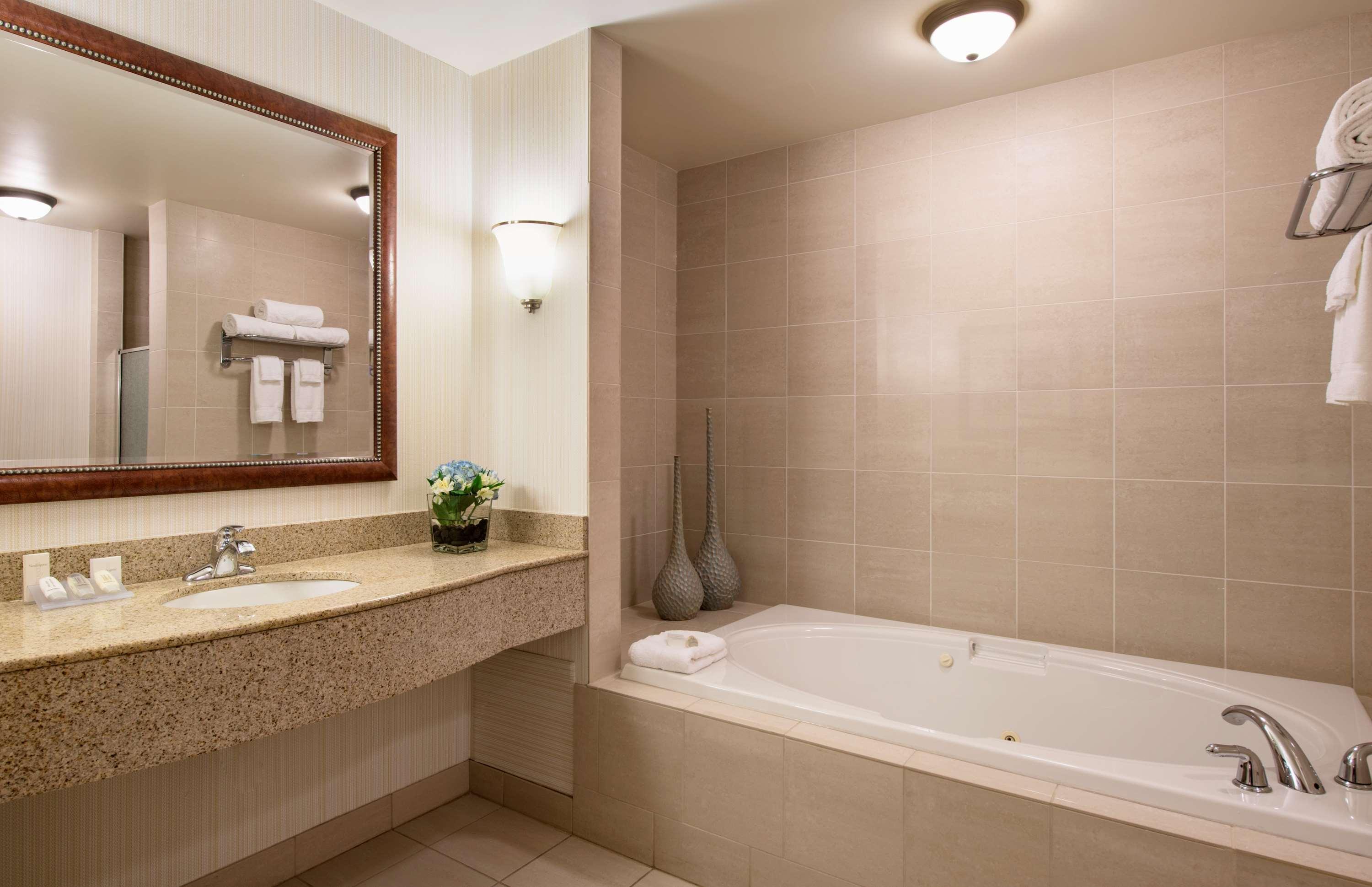 Hilton Garden Inn West Edmonton Kültér fotó