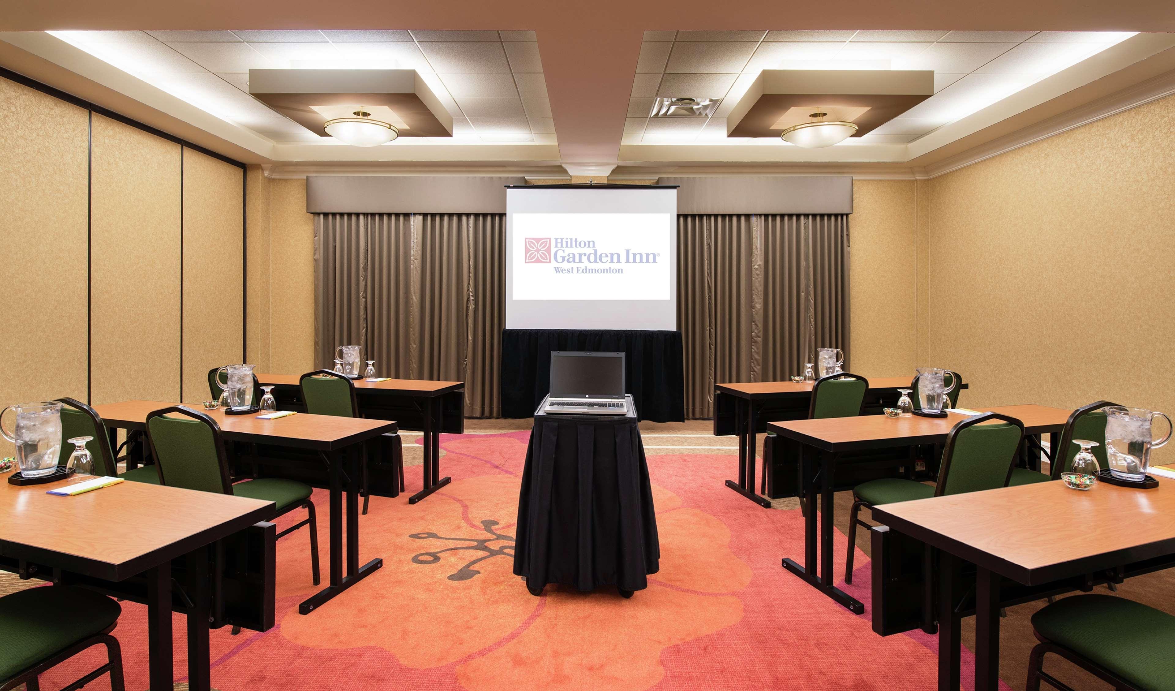 Hilton Garden Inn West Edmonton Kültér fotó