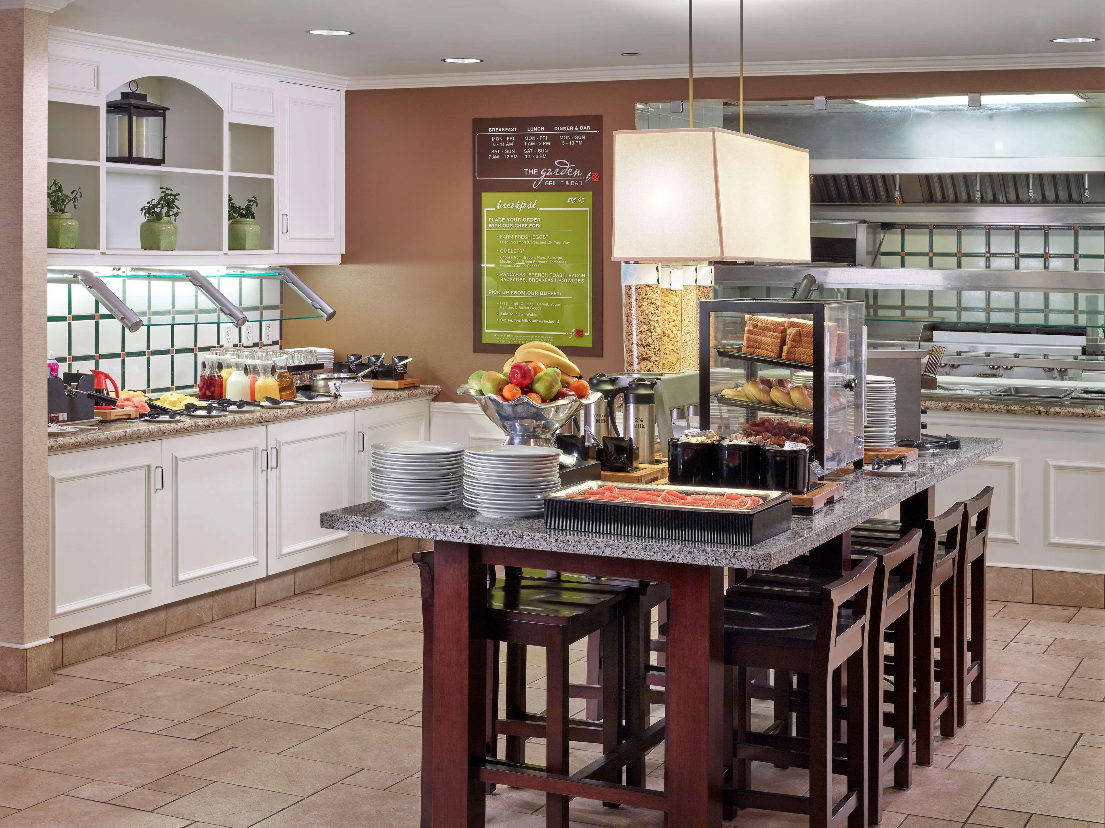 Hilton Garden Inn West Edmonton Kültér fotó