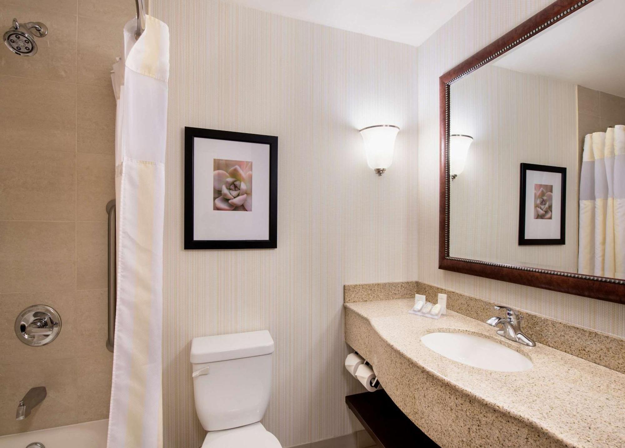 Hilton Garden Inn West Edmonton Kültér fotó