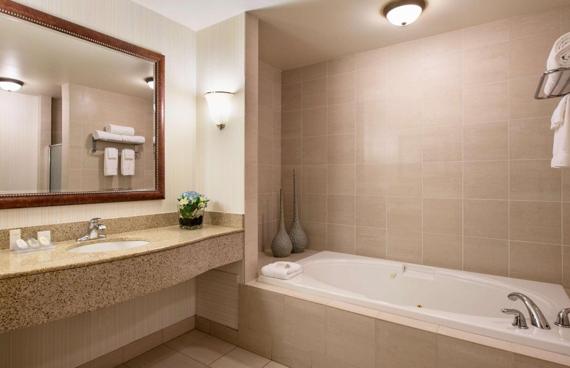 Hilton Garden Inn West Edmonton Kültér fotó