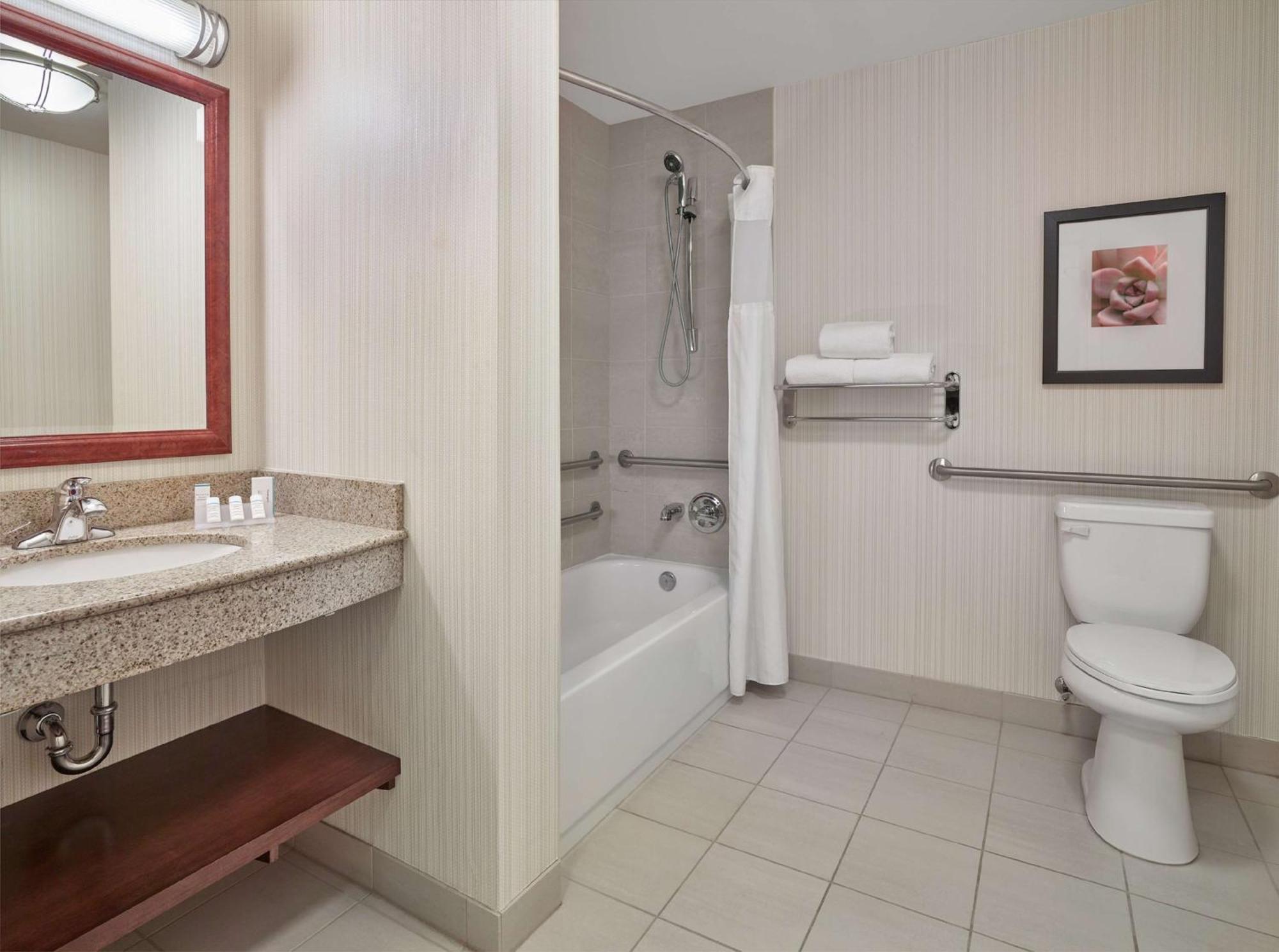 Hilton Garden Inn West Edmonton Kültér fotó