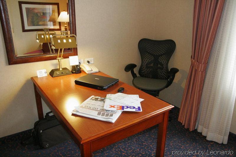 Hilton Garden Inn West Edmonton Szoba fotó