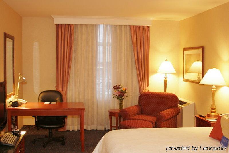 Hilton Garden Inn West Edmonton Szoba fotó